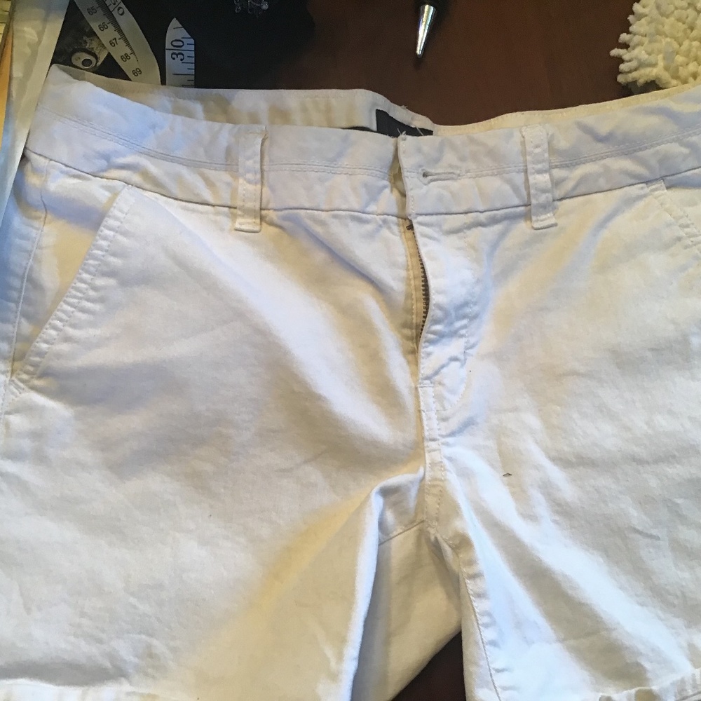 American Eagle khaki shorts